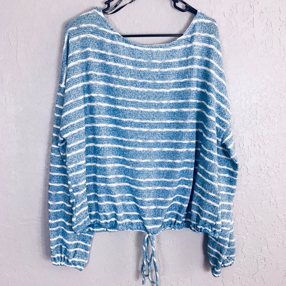 Forever 21 Tops - ✂️FOREVER 21 Peasant Sleeve Top w/Drawstring Hem